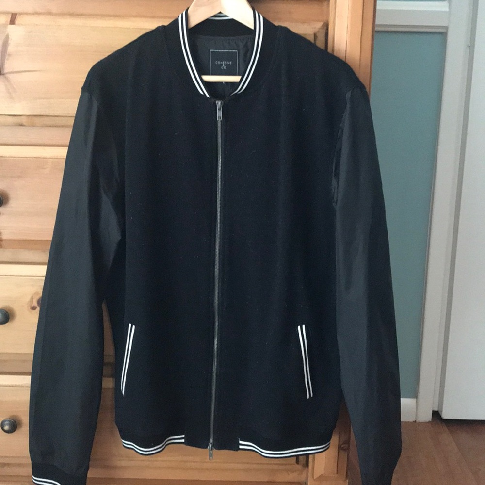 Cohesive & co jacket size large EUC